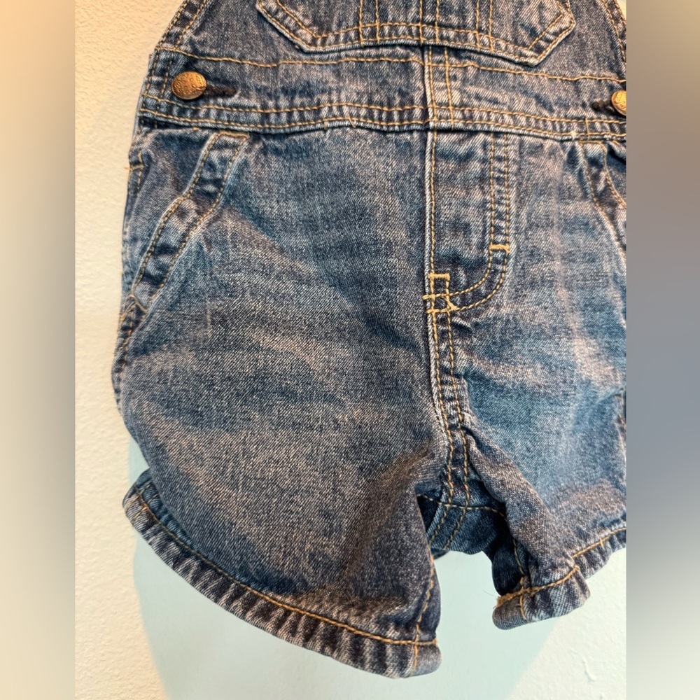 Osh Kosh B’Gosh Baby Short Overalls | EUC | 9mo | Denim | Pockets | 100% cotton - Picture 4 of 16